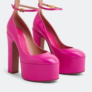 Valentino Garavani Tan-Go Platform Pumps Pink PP collection